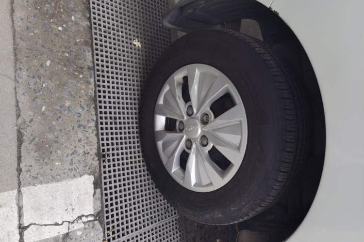 Used JAC Refine M3 2022 1.5T 7-Seater Standard Edition
