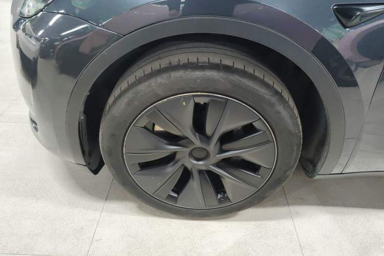 Used Tesla Model Y 2024 Rear-Wheel-Drive Version Left Front Wheel Hub