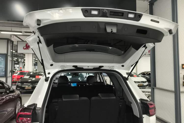 Used Chery Tiggo 8 2022 1.5 TCI Automatic Exclusive Edition 7-Seater Trunk