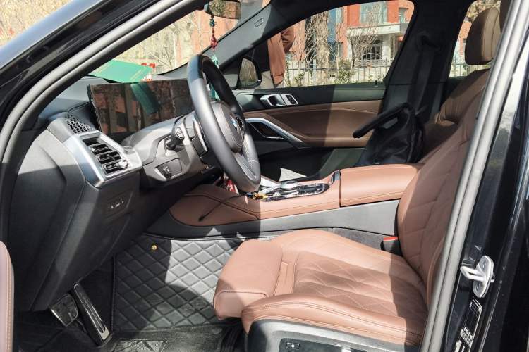 Used BMW X6 2023 xDrive40i Luxury Model with M Sport Package