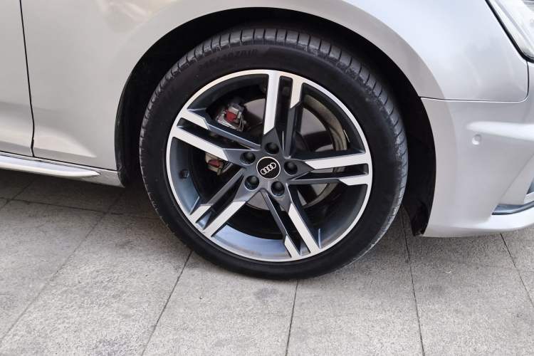 Used Audi A4L 2019 40 TFSI Fashion Edition China VI Emission Standard