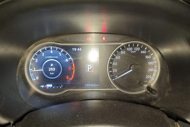 Used Nissan Kicks 2018 1.5L CVT Smart Connect Luxury Edition
