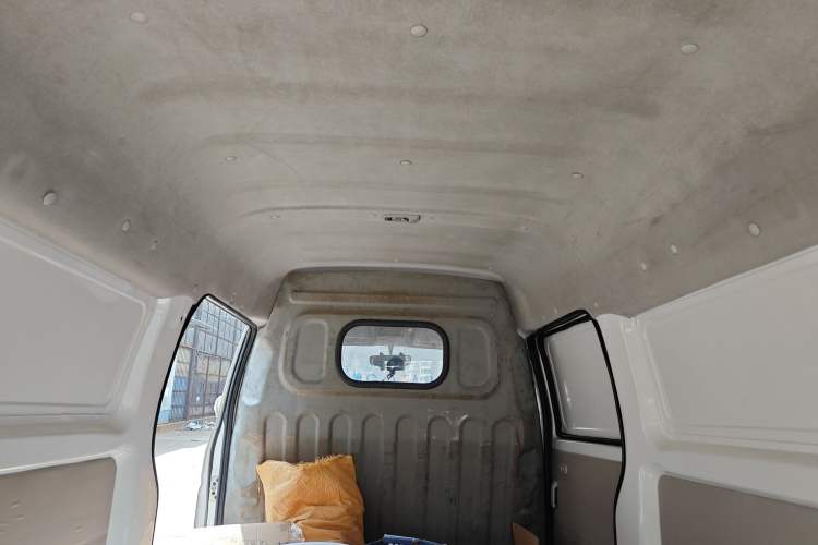 Used Jinbei New Hiace X30L 2018 1.5L Box Truck Wealth Edition DLCG14 Headliner