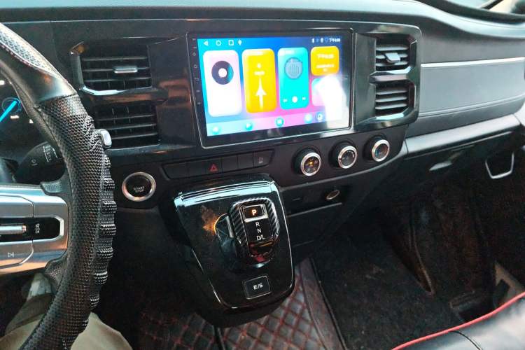 Used JMC Fushun 2023 2.0T Automatic Short-Wheelbase Low-Roof Commercial & Multi-Purpose Passenger Vehicle 6-Seater with Dual-Opening Tailgate Audio And AC Panel