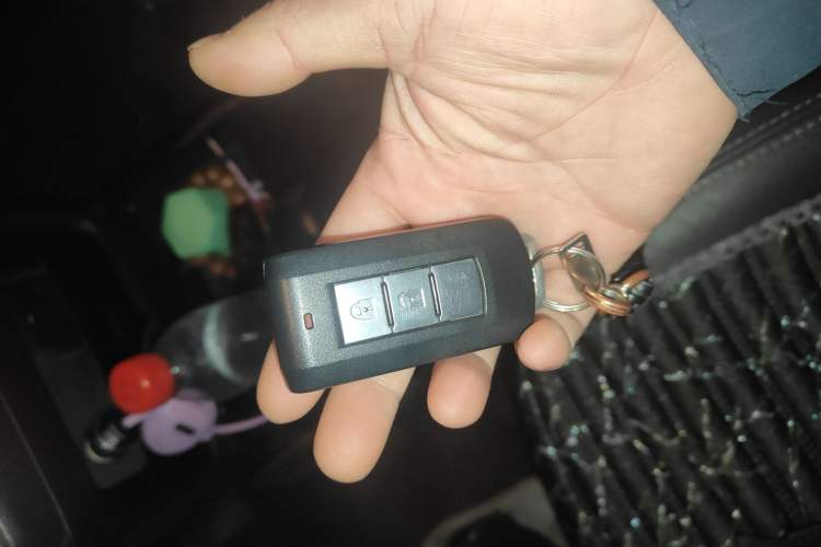 Used Mitsubishi Outlander 2017 2.0L Two-Wheel Drive Glory Edition 5 Seats
