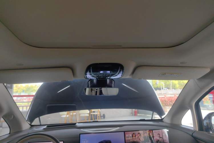 Used VOYAH Dream 2025 PHEV Four-Wheel-Drive Flagship Kunpeng Edition Headliner