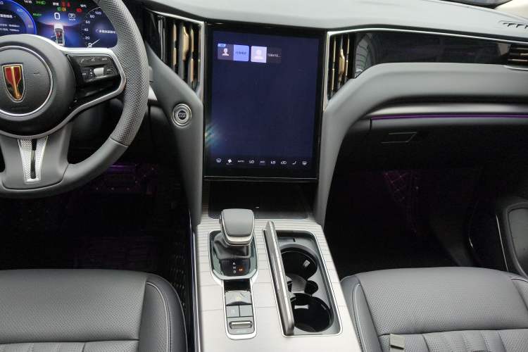 Used Hongqi HS7 PHEV 2024 2.0T PHEV Four-Wheel Drive Flagship Edition 6 Seats Audio And AC Panel