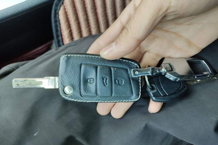 Used Volkswagen Golf 2016 1.6L Automatic Fashion Model
