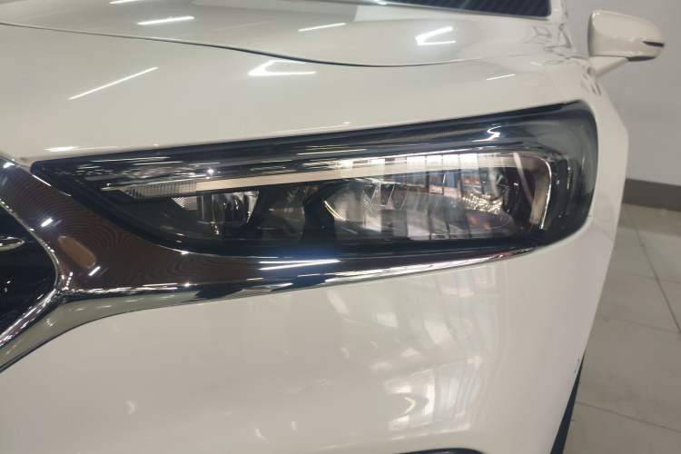 Used Buick LaCrosse 2019 28T Prestige Model
