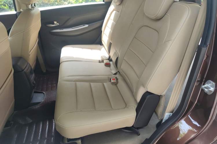 Used Wuling Hongguang 2019 1.5L S Comfort Edition China VI LAR Left Rear Seat