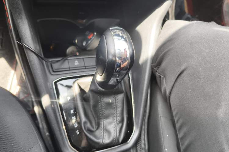 Used Jetta VA3 2020 1.5L Automatic "Upward Life" Edition Gear Lever