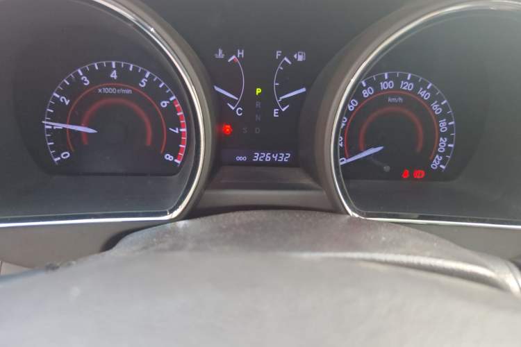 Used Toyota Highlander 2012 2.7L 2WD 5-Seater Elite Edition Odometer Close Up