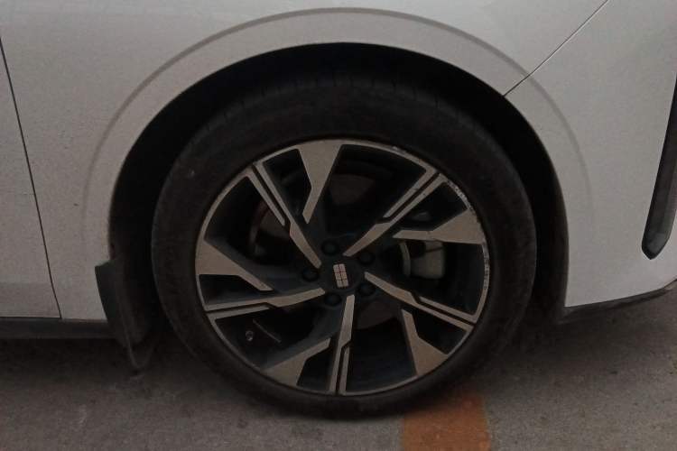 Used Geely Galaxy L6 2023 125km Starship