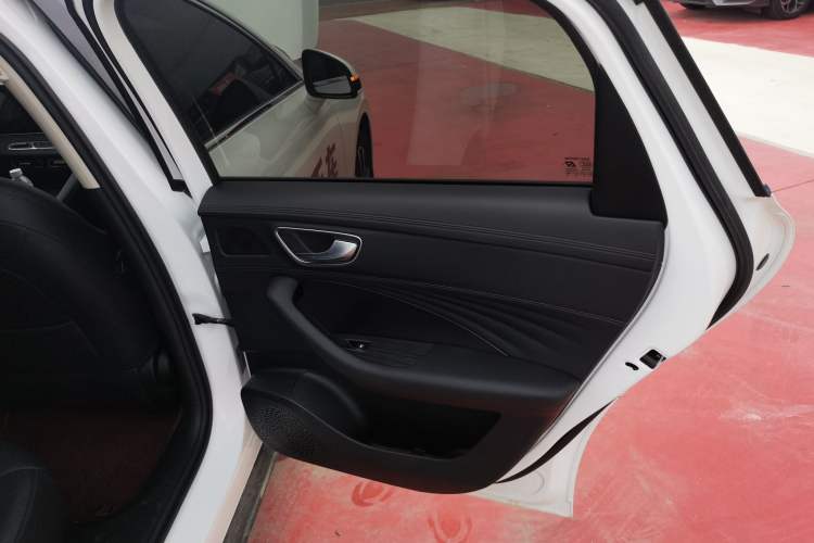 Used Roewe D7 2025 DMH 125km World Champion Edition