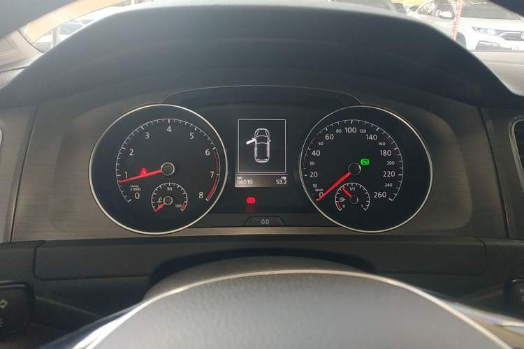 Used Volkswagen Golf 2015 1.4TSI Automatic Luxury Model Instrument Cluster