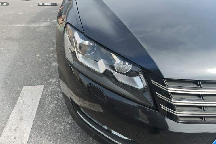 Used Volkswagen Passat 2011 2.0 TSI DSG Premium Edition Right Front Headlight