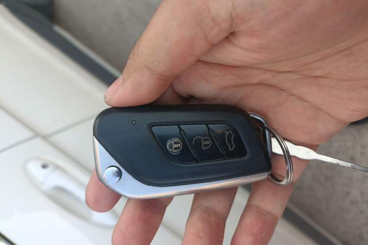 Used BAIC Senova X25 2015 1.5L manual Comfort trim level
