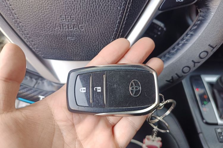 Used Toyota Highlander 2015 2.0T Four-Wheel Drive Luxury Edition 7-Seater Vehicle Key