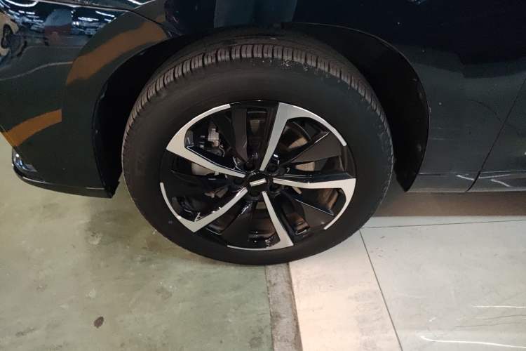 Used Wey VV7 GT 2020 2.0T Flagship Edition Left Front Wheel Hub