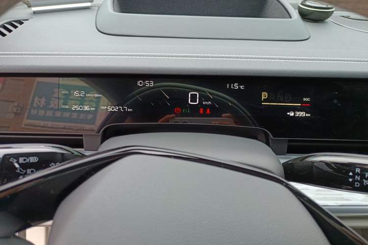 Used NETA S 2022 All-Electric 715 km Range Rear-Drive Deluxe Version Instrument Cluster