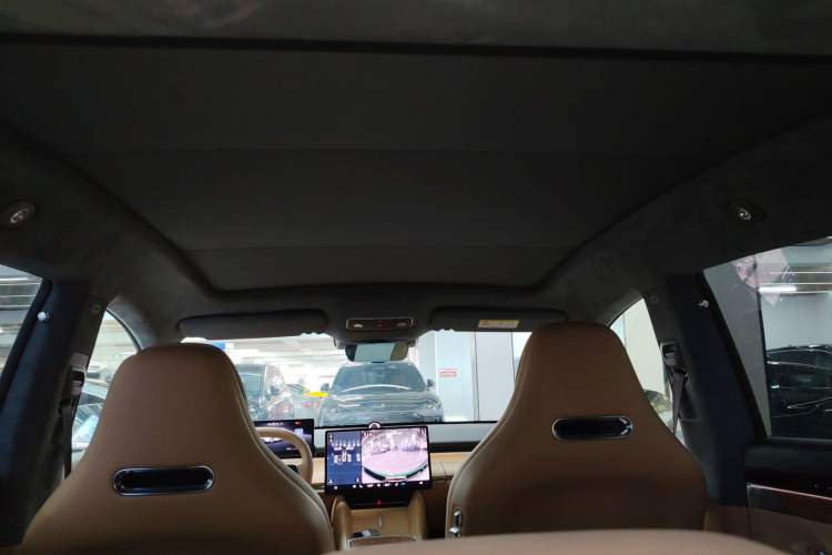 Used Hima Luxeed R7 2024 All-Electric 736 km Ultra Headliner