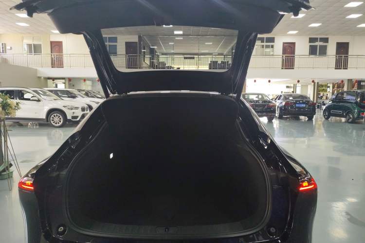 Used CHANGAN NEVO A07 2025 Blue Whale Pure Electric 625 Flagship Model Trunk