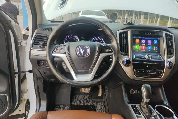 Used Changan CS95 2017 2.0T Four-Wheel Drive Smart Edition