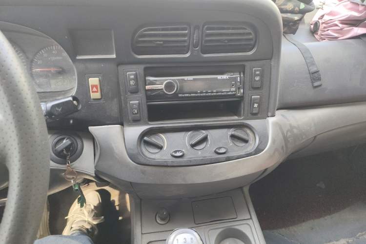 Used Jinbei Hiace 2011 2.2L 5th Generation Power King Deluxe Version 4G22D4B