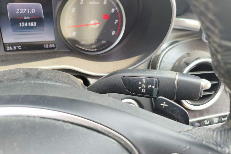 Used Mercedes-Benz C-Class 2015 Revised C 200 L Sport Edition Gear Lever