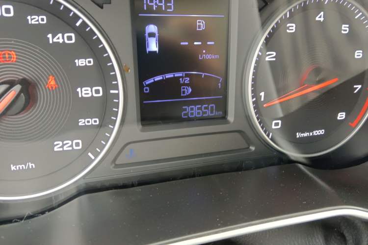 Used MG ZS 2020 Global Bestseller with 1.5L Engine Manual Transmission and a Massive 65-Inch Panoramic Sunroof Version