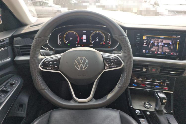 Used Volkswagen Passat 2024 380TSI Dragon Edition Steering Wheel