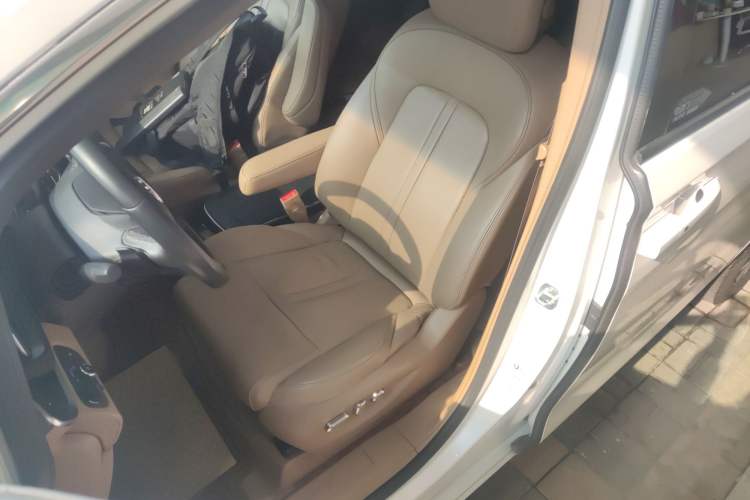 Used Buick GL8 2020 ES Land Cruiser 653T Luxury Edition
