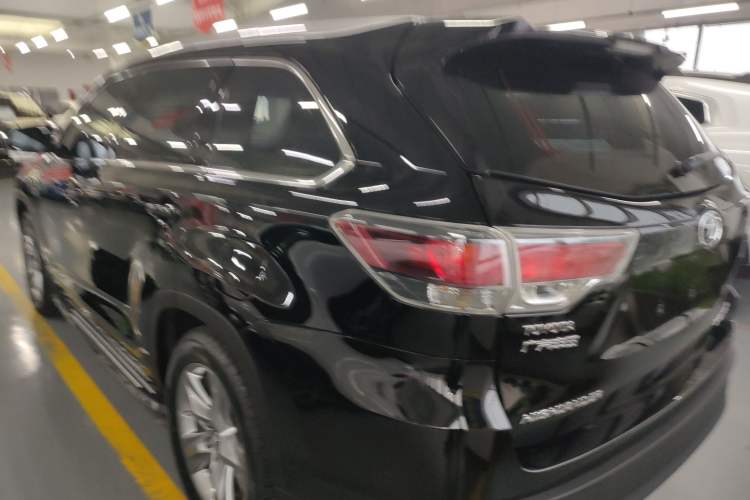 Used Toyota Highlander 2015 2.0T Four-Wheel Drive Luxury Edition 7-Seater
