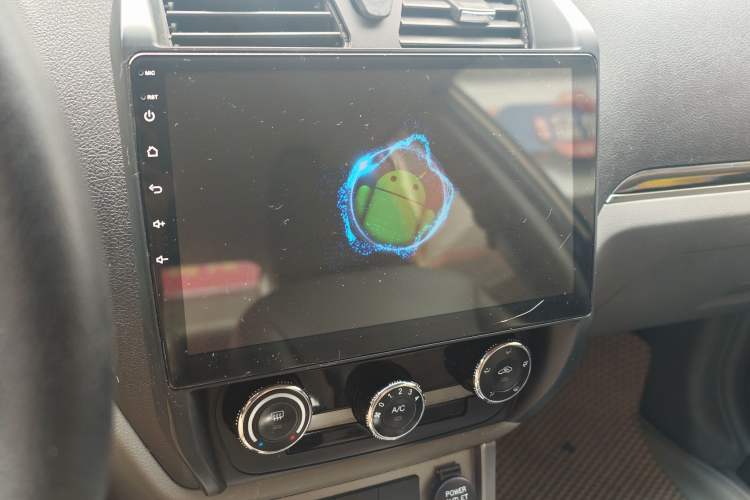 Used Geely Auto Classic Emgrand 2012 Sedan 1.5L Manual Comfort Model Audio And AC Panel