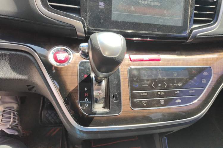Used Honda Odyssey 2017 2.4L Smart Edition Gear Lever