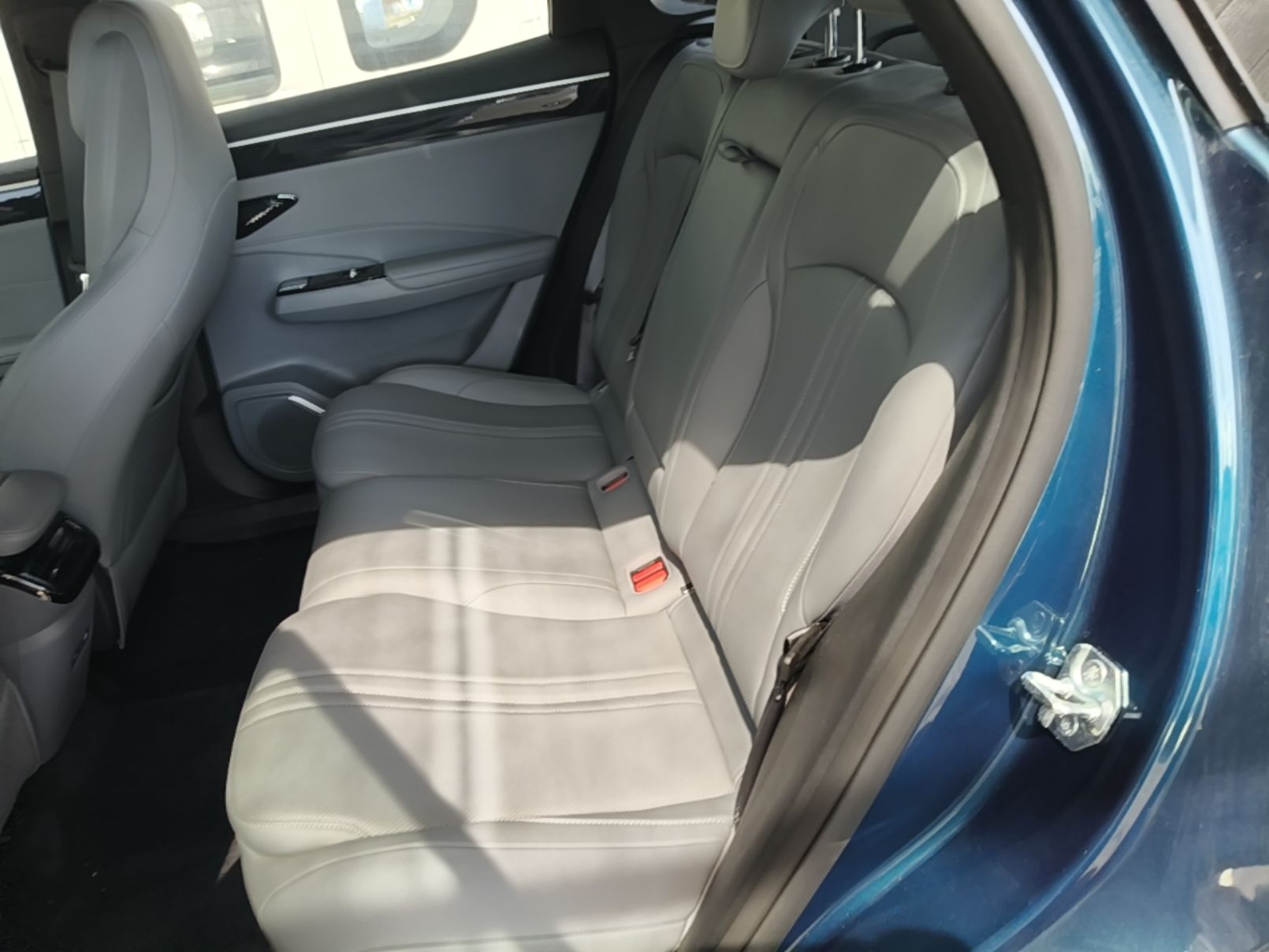 Geely Galaxy L7 2025 EM-i 115km Exploration Edition — снимка 20