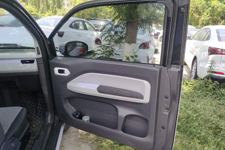 Used Chery New Energy QQ Ice Cream 2022 120km Conical Shape Lithium Iron Phosphate