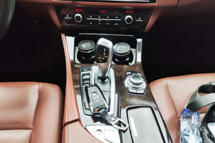 Used BMW 5 Series 2014 525Li Leading Model
