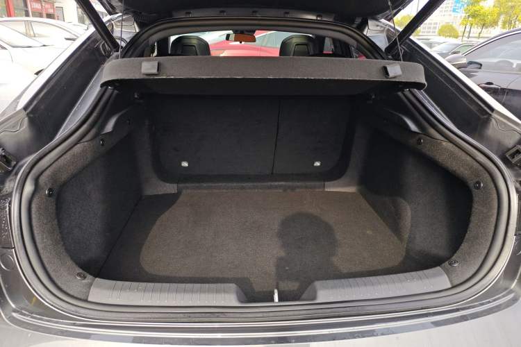 Used CHANGAN UNI-V 2022 1.5T Prestige Version Trunk