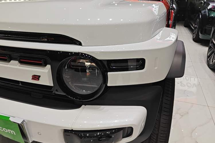 Ojetý iCAR V23 2026 Model V23S 501 Four-Wheel Drive Peak Performance Edition