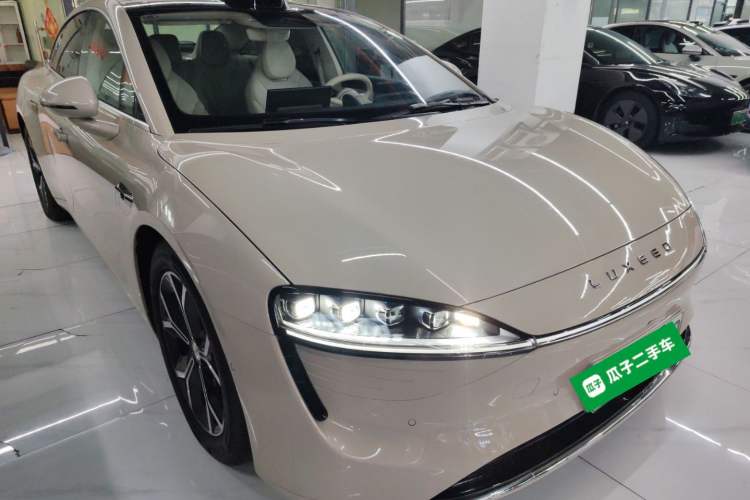 Used Hima Luxeed S7 2025 855 km Max