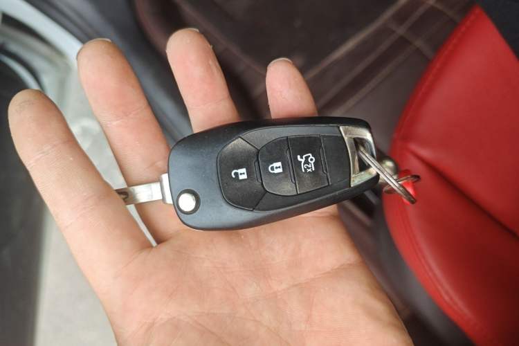 Used Chevrolet Cruze 2017 1.5L Automatic Pioneer Sunroof Edition Vehicle Key