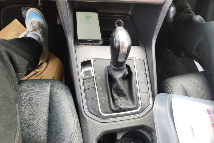 Used Volkswagen Golf Sportsvan 2018 1.6L Automatic Comfort Model Gear Lever