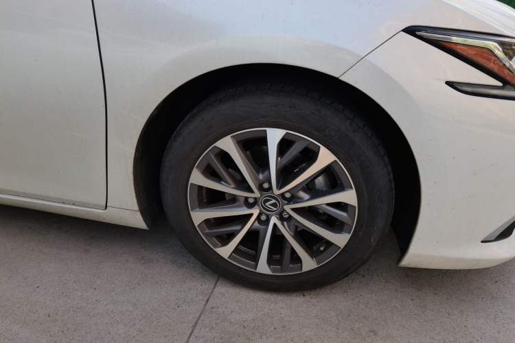 Used Lexus ES 2023 200 Excellence Edition