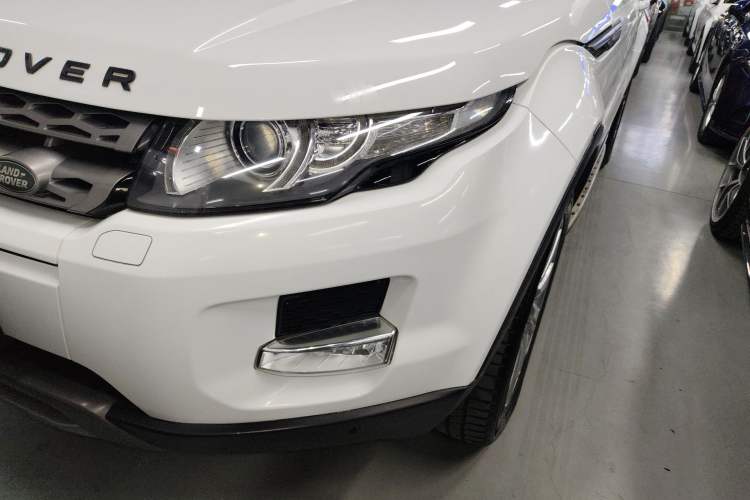 Used Land Rover Range Evoque 2015 2.0T Five-Door Zhiyao Edition Left Front Headlight