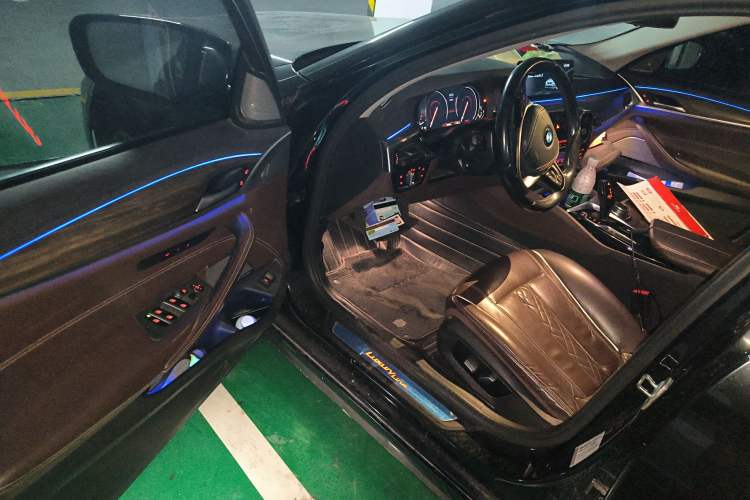 Used BMW 5 Series 2018 530Li Luxury Edition Premium Package
