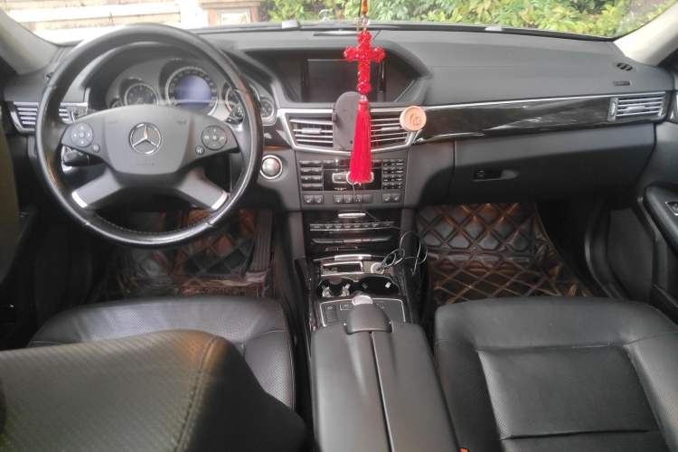 Used Mercedes-Benz E-Class 2013 E 300 L Stylish Luxury Model Center Console