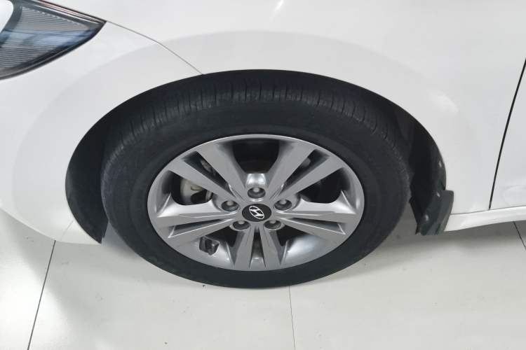 Used Hyundai Elantra (6th Generation / Lingdong) 2016 1.6L Manual ZhiXuan · Dynamic Model Exterior 4