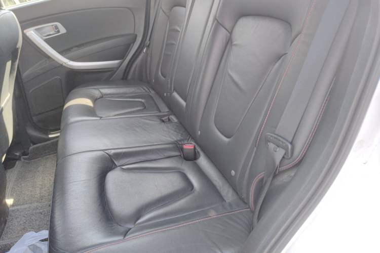 Used Bestune X80 2013 2.0L automatic luxury version
