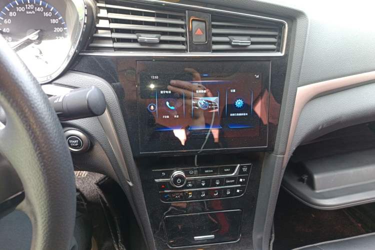 Used Venucia D60 2018 1.6L Manual Smart Connect Elite Edition Audio And AC Panel